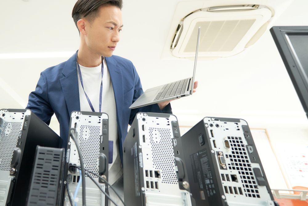 PCキッティングをクローニングで劇的効率化！手順・ライセンス注意点・確実な委託先を徹底解説
