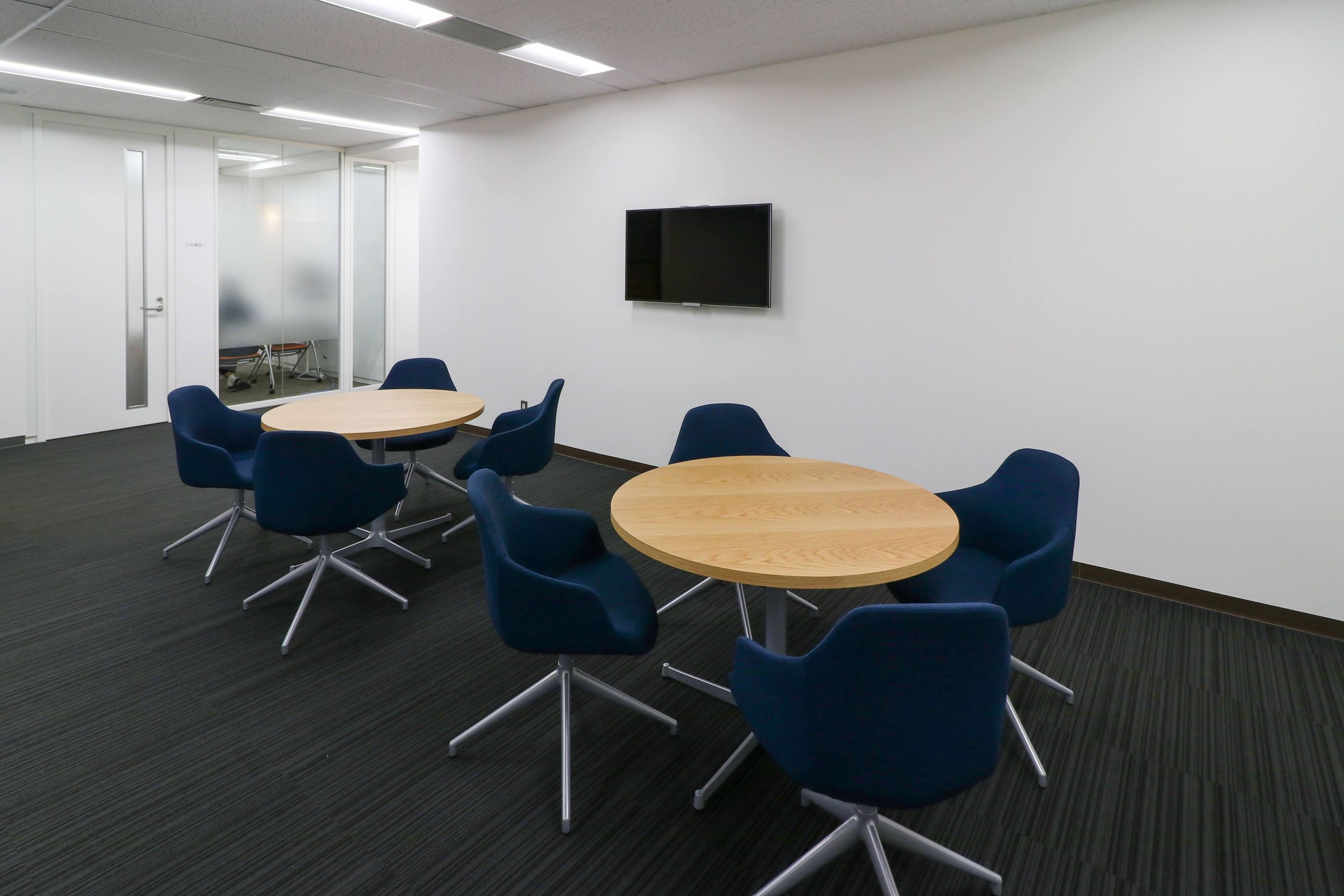 ウェイティング兼ミーティングスペース